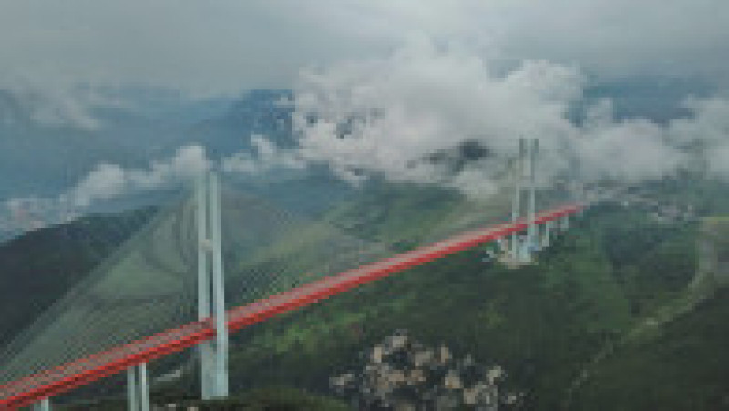 Beipanjiang, cel mai înalt pod din lume, care se ridică la 565 de metri deasupra râului FOTO: Profimedia Images | Poza 23 din 49