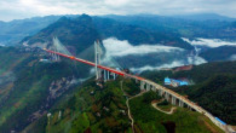 Beipanjiang, cel mai înalt pod din lume, care se ridică la 565 de metri deasupra râului FOTO: Profimedia Images | Poza 41 din 49