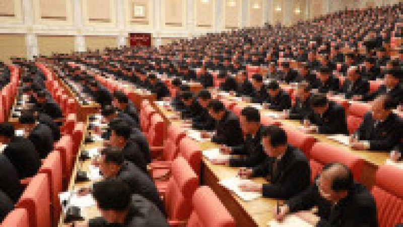 Kim Jong-un la reuniunea partidului de guvernământ din decembrie 2021 FOTO: KCNA | Poza 7 din 8