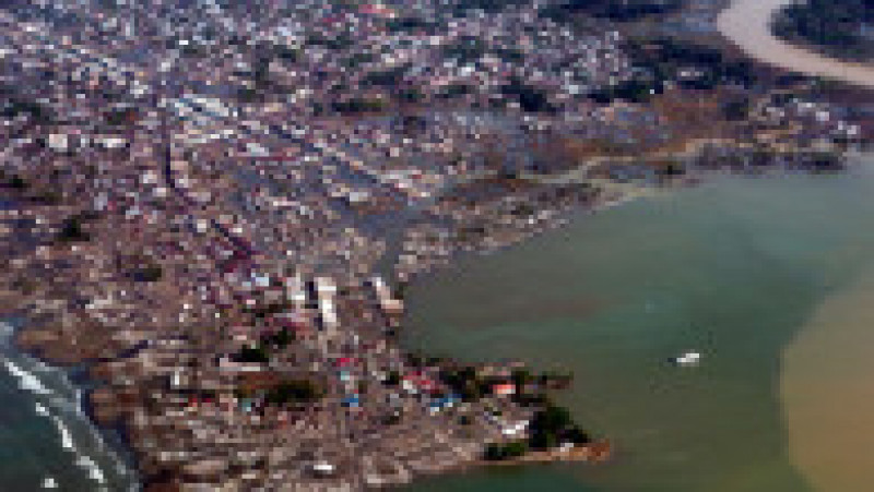Imagine din orașul Meulaboh (Indonezia), decembrie 2004. Sursa foto: Profimedia Images | Poza 9 din 22