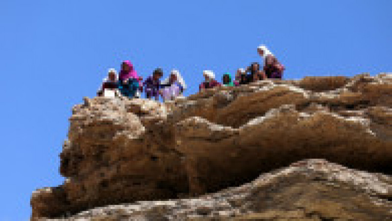 Oameni în parcul Band-e-Amir. Sursa foto: Profimedia Images | Poza 11 din 42
