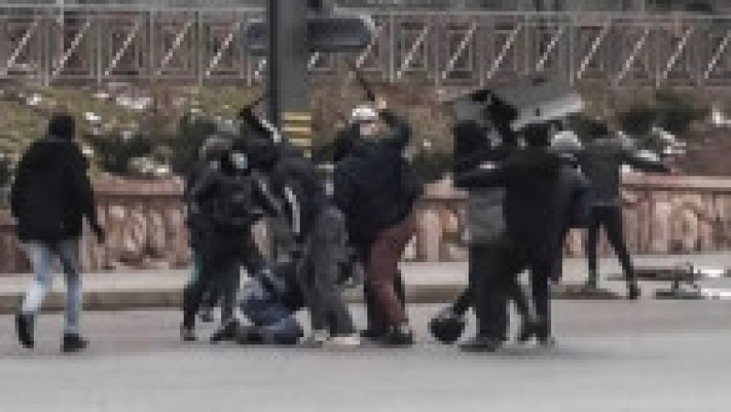 Protestatari din Almatî, bătuți de forțele de ordine. Profimedia | Poza 19 din 24
