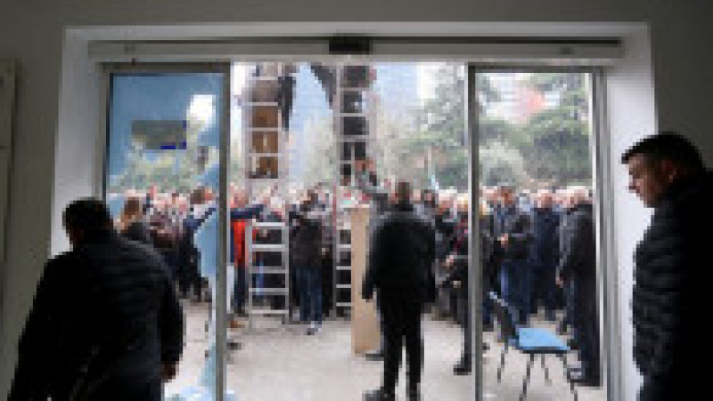 Violențe la sediul Partidului Democrat din Albania Foto: Profimedia Images | Poza 1 din 11