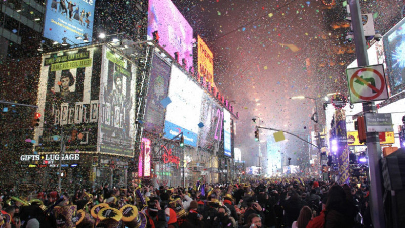 locuitorii din New York au sărbătorit Revelionul în Times Square. Foto: Profimedia Images