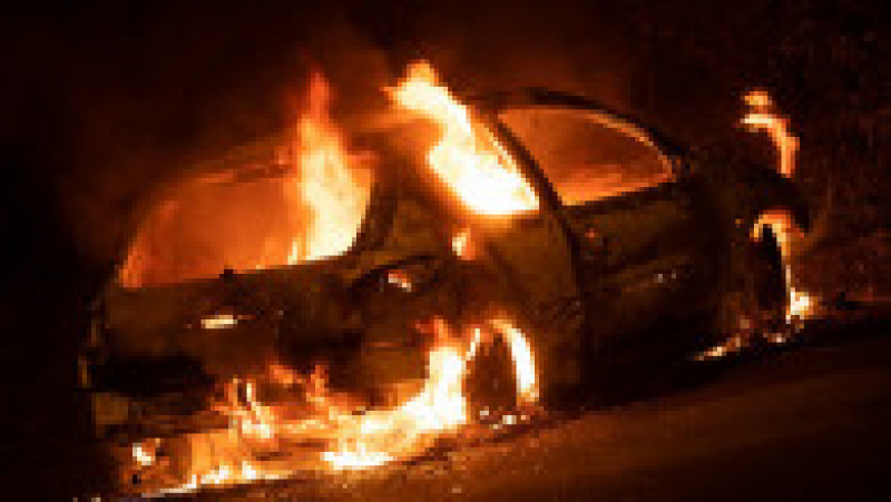Mașină incendiată în cartierul Malakoff din Nantes, unde au avut loc ciocniri cu poliția de Revelion Foto: Profimedia Images | Poza 7 din 11