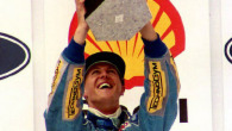 Michael Schumacher după ce a câștigat Marele Premiu al Braziliei, în 1994. Sursa foto: Profimedia Images | Poza 5 din 14