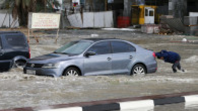 Inundații în emiratul Sharjah Foto: Profimedia Images | Poza 4 din 7