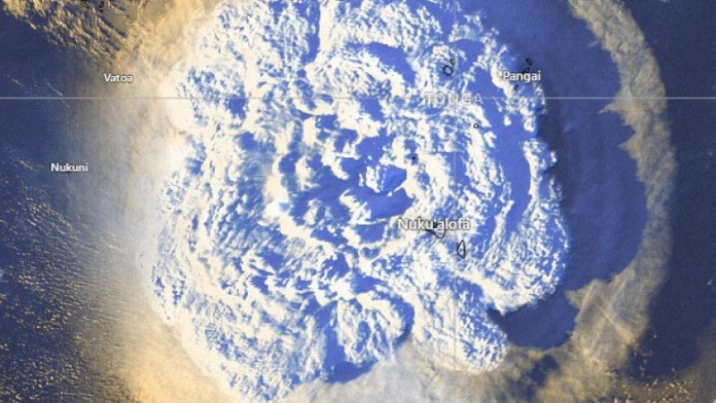 Erupția vulcanului subacvatic din Tonga a fost surprinsă din spațiu. Foto: Profimedia
