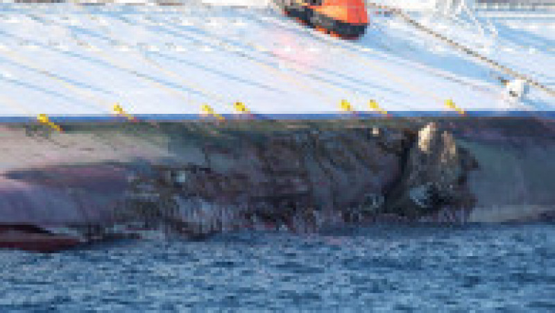 Nava Costa Concordia imediat după naufragiu, în 2012. Sursa foto: Profimedia Images | Poza 22 din 30