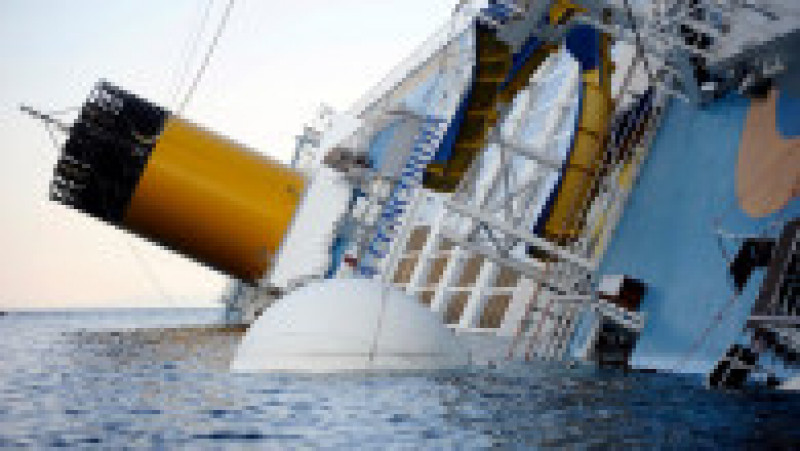 Nava Costa Concordia imediat după naufragiu, în 2012. Sursa foto: Profimedia Images | Poza 16 din 30