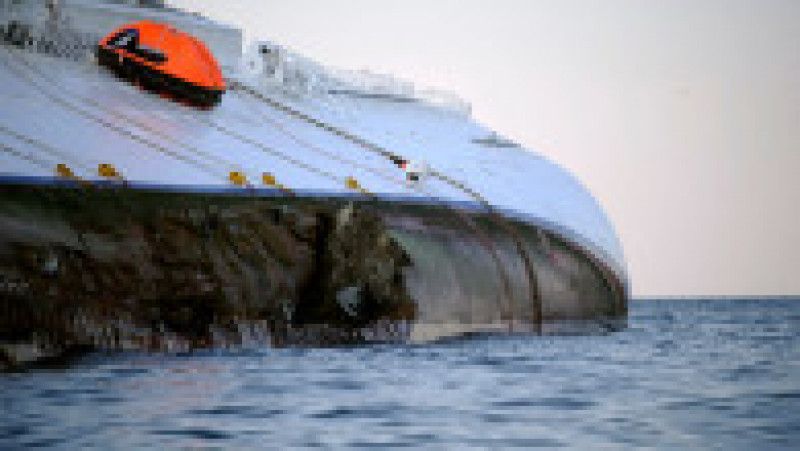 Nava Costa Concordia imediat după naufragiu, în 2012. Sursa foto: Profimedia Images | Poza 23 din 30