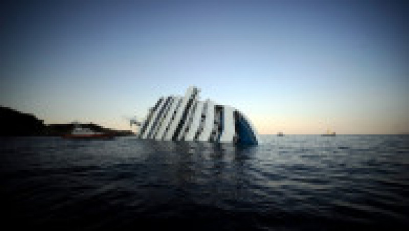 Nava Costa Concordia imediat după naufragiu, în 2012. Sursa foto: Profimedia Images | Poza 24 din 30