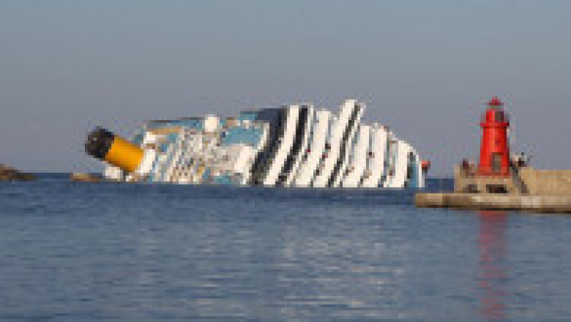 Nava Costa Concordia imediat după naufragiu, în 2012. Sursa foto: Profimedia Images | Poza 11 din 30