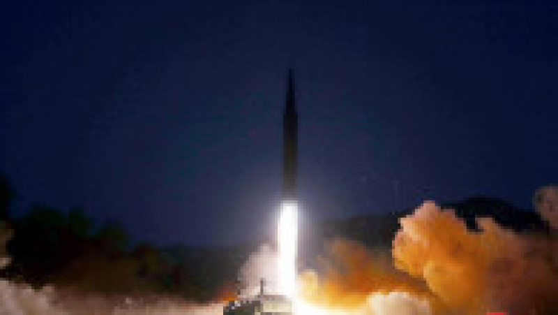 Coreea de Nord a testat o rachetă balistică în prezența liderului Kim Jong Un. Foto: Profimedia Images | Poza 5 din 6