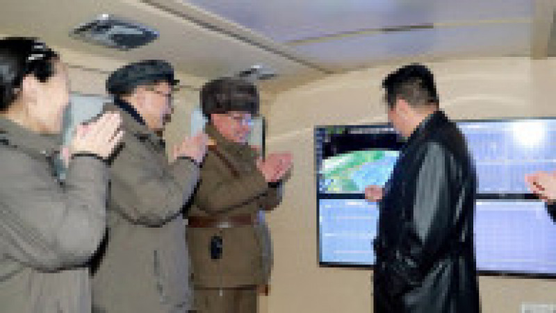 Coreea de Nord a testat o rachetă balistică în prezența liderului Kim Jong Un. Foto: Profimedia Images | Poza 2 din 6