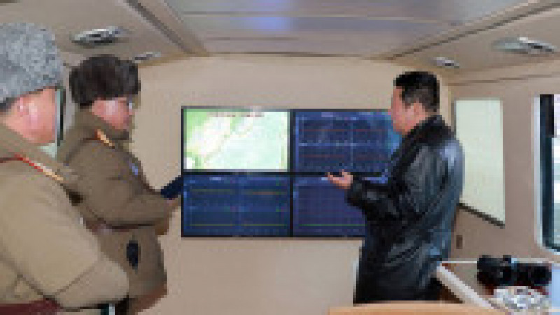 Coreea de Nord a testat o rachetă balistică în prezența liderului Kim Jong Un. Foto: Profimedia Images | Poza 1 din 6