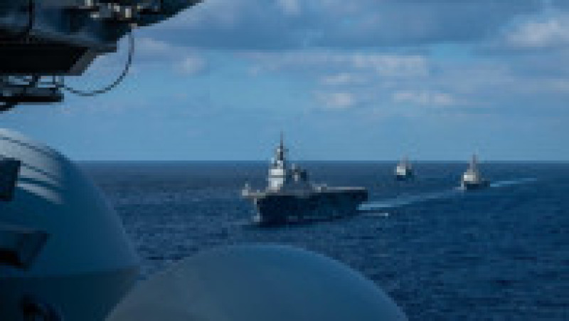 La demonstrația de forță din Marea Filipinelor, au participat două portavioane, două nave amfibii de asalt, două crucișătoare cu rachete ghidate, cinci distrugătoare și un distrugător de elicoptere. Foto: Profimedia Images | Poza 19 din 22