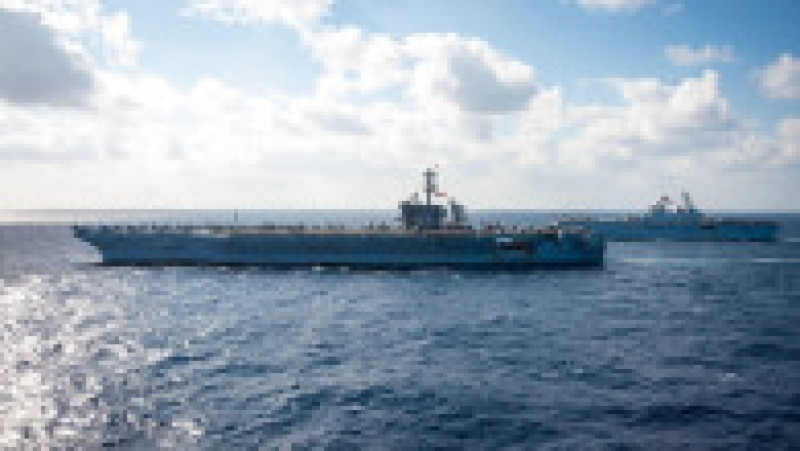 La demonstrația de forță din Marea Filipinelor, au participat două portavioane, două nave amfibii de asalt, două crucișătoare cu rachete ghidate, cinci distrugătoare și un distrugător de elicoptere. Foto: Profimedia Images | Poza 22 din 22