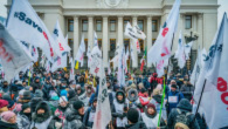 Proteste violente în Ucraina: Oamenii au încercat să intre cu forța în Parlament. Foto: Profimedia Images | Poza 5 din 6