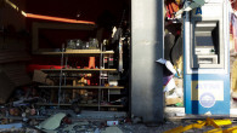 O persoană a fost rănită şi mai multe clădiri au fost grav avariate, miercuri, după o explozie în centrul Atenei. FOTO: Profimedia Images | Poza 5 din 5