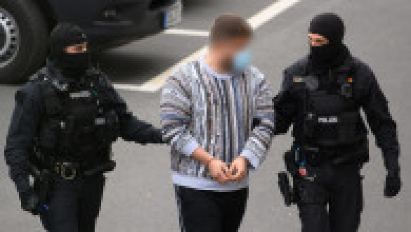 Poliția a pornit într-o „vânătoare” uriașă pentru găsirea suspecților, care a implicat și Interpolul. În total, au participat 1.600 de ofițeri de poliție din toată Germania. Foto: Profimedia Images | Poza 20 din 26