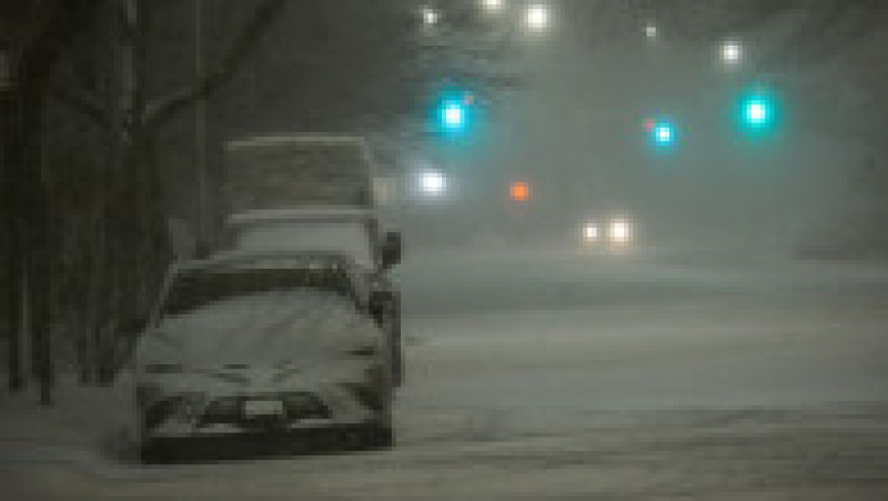 Plugurile de zăpadă au fost scoase pe străzi în New York, unde meteorologii anunță ninsori abundente. FOTO: Profimedia Images | Poza 4 din 6