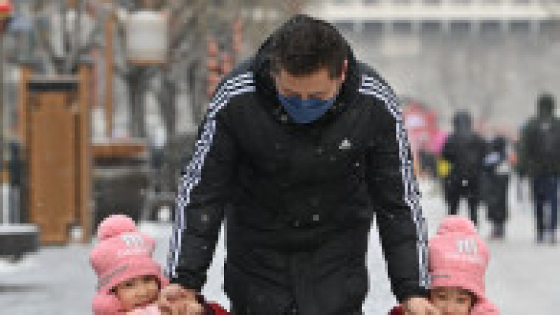 Oraşul Beijing a fost acoperit joi de un strat neobişnuit de zăpadă. FOTO: Profimedia Images | Poza 1 din 6