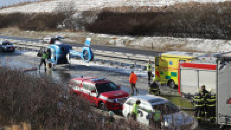 Carambol cu peste 40 de mașini pe o autostradă din Cehia FOTO: Profimedia Images | Poza 25 din 28