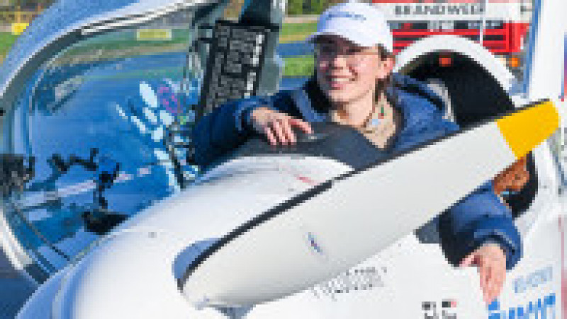 Zara Rutherford a zburat într-un avion Shark Aero cu două locuri – unul dintre cele mai rapide aeronave ușoare din lume, care poate ajunge la viteze de 300 de kilometri pe oră. Foto: Profimedia Images | Poza 13 din 16