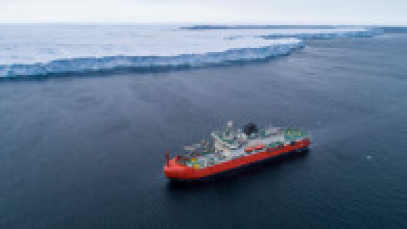 Un canion care ajunge până la câţiva kilometri adâncime a fost descoperit sub un gheţar din Antarctica. FOTO: www.antarctica.gov.au | Poza 1 din 5