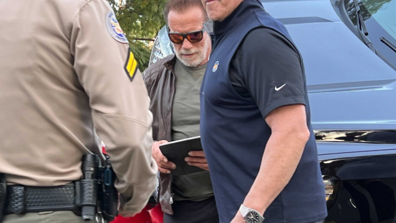 Arnold Schwarzenegger, la câteva minute după accident. Foto: Profimedia