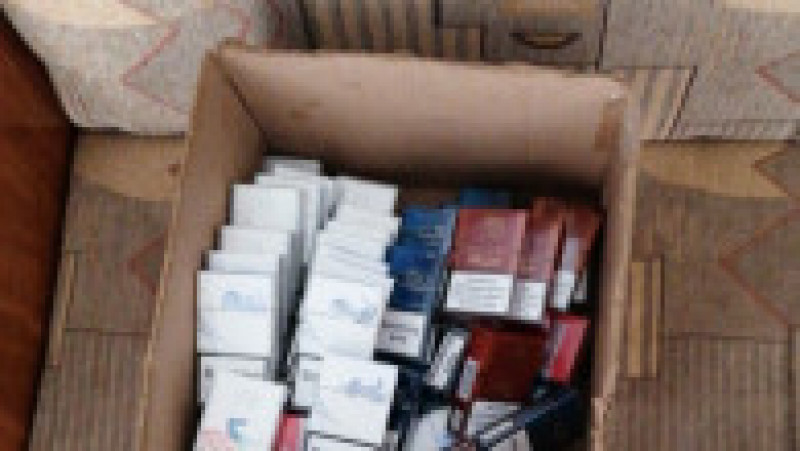 Procurii DIICOT au confiscat mii de pachete de țigări de contrabandă. Foto: DIICOT | Poza 4 din 5