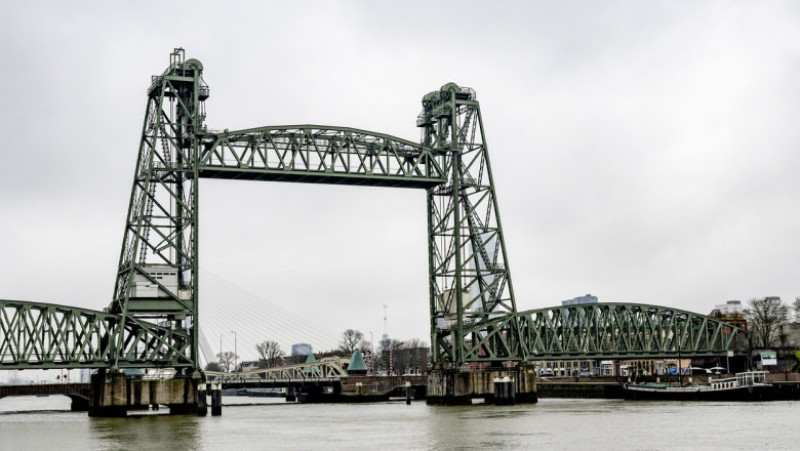 Podul Koningshaven (De Hef) din Rotterdam. Sursa foto: Profimedia Images
