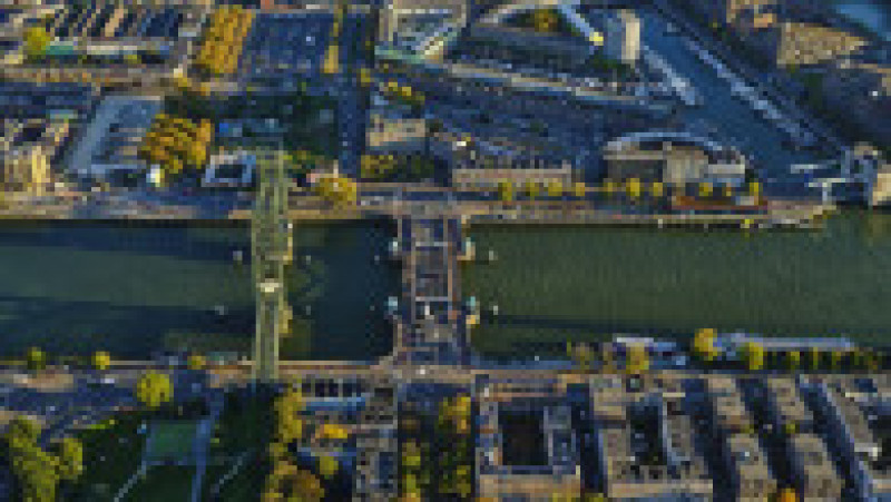 Podul Koningshaven (stânga) și podul Koninginnebrug (dreapta) din Rotterdam. Sursa foto: Profimedia Images | Poza 5 din 7