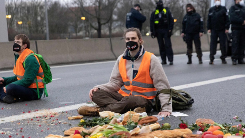 Activiștii de mediu au blocat o autostradă din Berlin. Foto: Profimedia Images