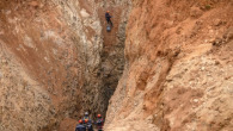 Operațiune uriașă pentru salvarea copilului căzut într-o fântână în Maroc, la 32 de metri adâncime. Foto: Profimeda | Poza 8 din 11