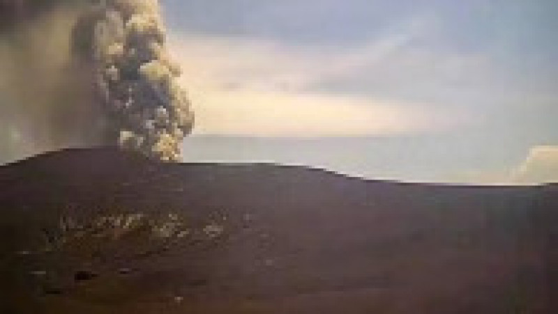 Vulcanul Anak Krakatau din Indonezia a erupt de la jumătatea lunii ianuarie. Foto: Profimedia Images | Poza 1 din 4