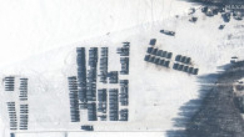 Imaginea din satelit arată trupe și unități de sprijin cu material logistic poziționate la nord-vest
de Yelsk, Belarus. (4 februarie) Foto: Profimedia Images | Poza 2 din 8