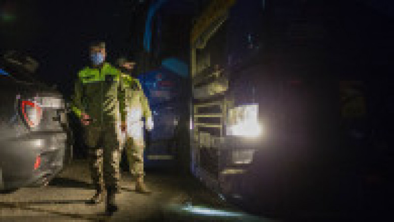 Primele elemente de tehnica militara ale detasamentului SUA Task Force (TF) Cougar se regrupeaza dupa intrarea in Romania, intr-o parcare din apropierea Punctului de Trecere a Frontierei Nadlac, Miercuri 9 Februarie 2022, Inquam Photos / Cornel Putan | Poza 4 din 14
