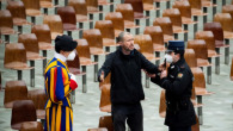 Un bărbat a întrerupt audiența Papei Francisc. Foto: Profimedia Images | Poza 4 din 7
