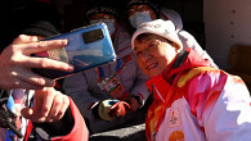Jackie Chan a dus flacăra olimpică a JO 2022 pe Marele Zid Chinezesc. Foto: Profimedia | Poza 2 din 7