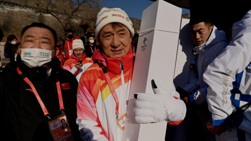 Jackie Chan a dus flacăra olimpică a JO 2022 pe Marele Zid Chinezesc. Foto: Profimedia