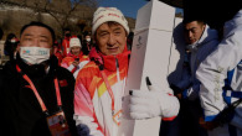Jackie Chan a dus flacăra olimpică a JO 2022 pe Marele Zid Chinezesc. Foto: Profimedia | Poza 1 din 7