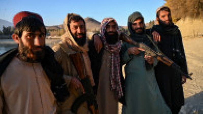 Luptători talibani într-un parc de distracții FOTO: Profimedia Images | Poza 7 din 12