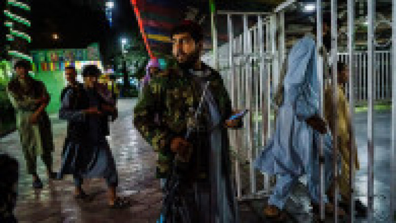 Luptători talibani într-un parc de distracții FOTO: Profimedia Images | Poza 4 din 12
