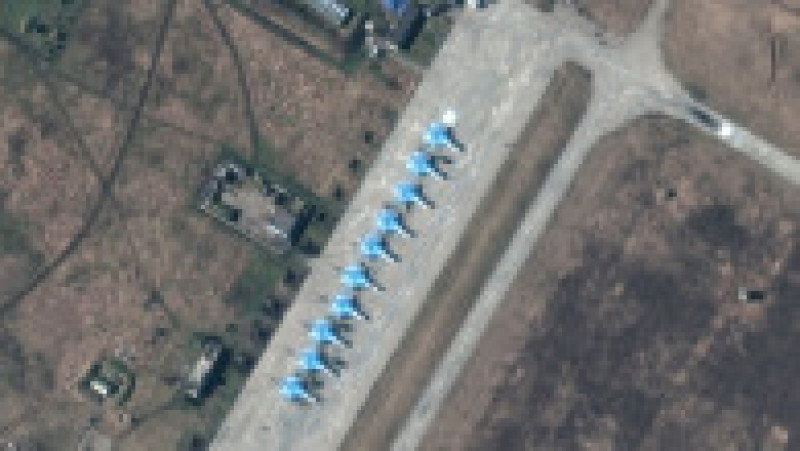 Imagine din satelit cu avioane de luptă SU-34 desfășurate la baza aeriană Primorsko Ahtarsk din Krasnodar, Rusia - 13.02.2022. Foto: Profimedia Images | Poza 5 din 22