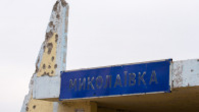 Urme de gloanțe în satul Mikolaivka, în autoproclamata Republică Populară Lugansk. Foto: Profimedia | Poza 11 din 13