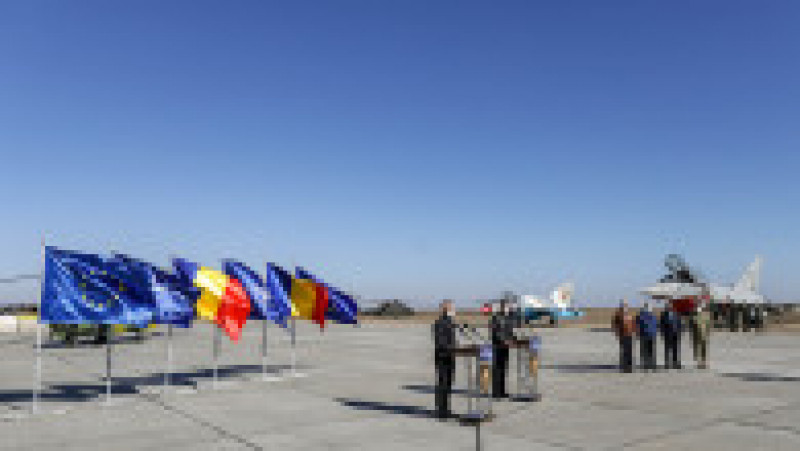 Secretarul general al NATO, Jens Stoltenberg, împreună cu președintele Klaus Iohannis, au vizitat Baza 57 Aeriană Mihail Kogălniceanu. FOTO: INQUAM PHOTOS - Octav Ganea | Poza 8 din 10