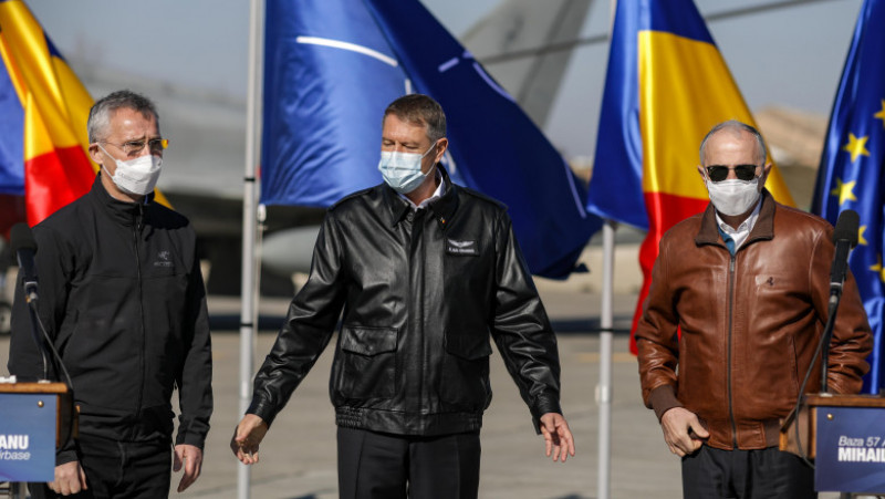 Secretarul general al NATO, Jens Stoltenberg, împreună cu președintele Klaus Iohannis, au vizitat Baza 57 Aeriană Mihail Kogălniceanu. FOTO: INQUAM PHOTOS - Octav Ganea