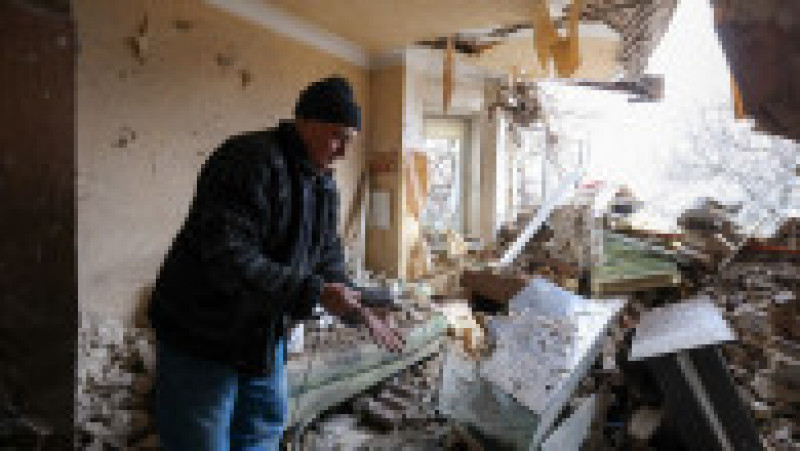 Clădire rezidențială din Donețk distrusă de o lovitură de obuz. Foto: Profimedia Images | Poza 1 din 10